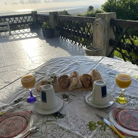 D'hôtes Chez Tania Et Benoit Alojamento de Acomodação e Pequeno-almoço
