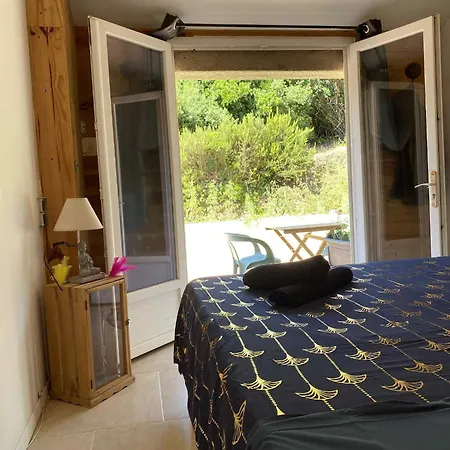 D'hotes Chez Tania Et Benoit Oda ve Kahvaltı